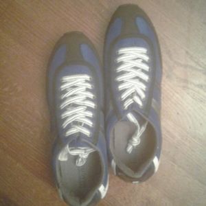 Kenneth Cole Reaction Tennis Shoes